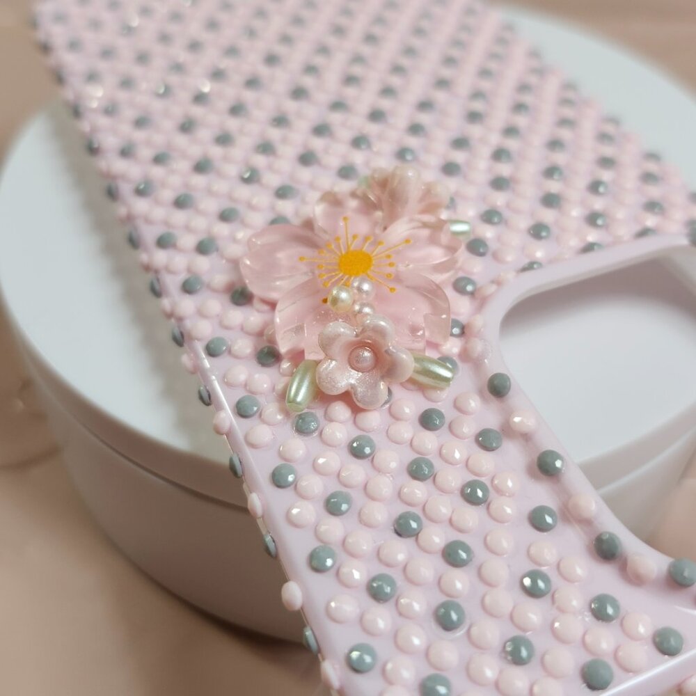 Handmade iPhone 16 Pro Cover - Picture 8 of 8